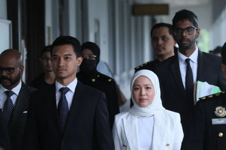 “Vivy Yusof Janji Dedah Kisah Sebenar FashionValet: ‘Banyak Yang Saya Ingin Katakan’”