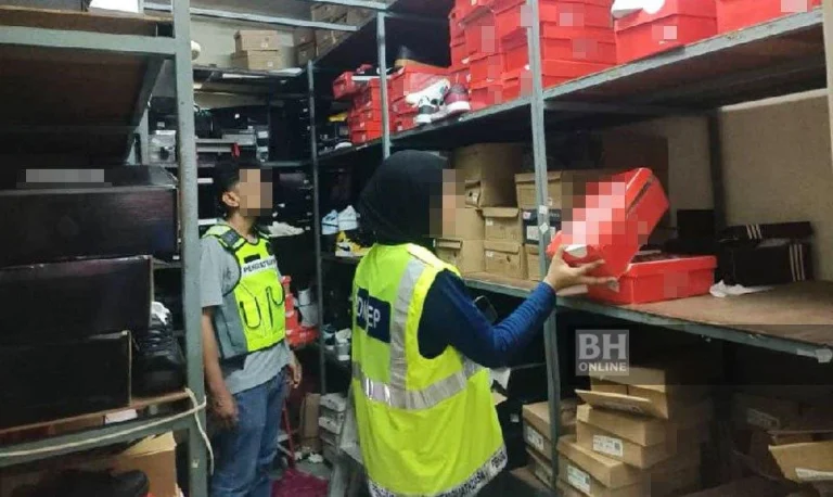 5,500 Barang Tiruan Dirampas di Jalan Petaling – Sindiket Masih Aktif