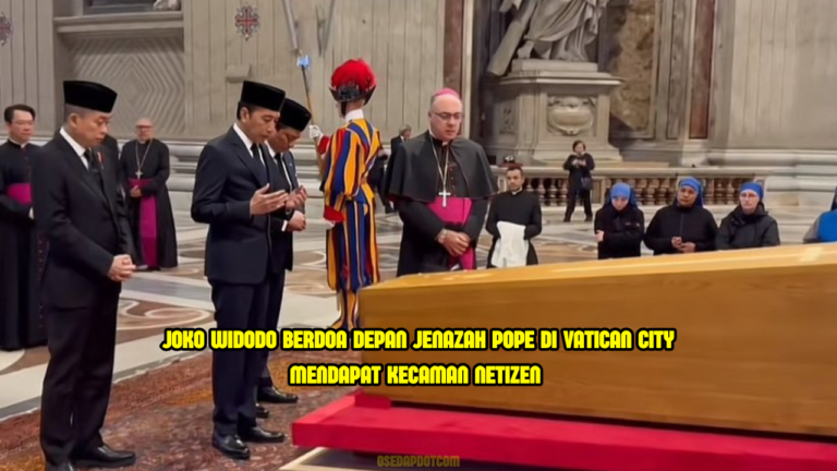 Jokowi Dikecam Muslim Indonesia Selepas Berdoa Depan Jenazah Pope
