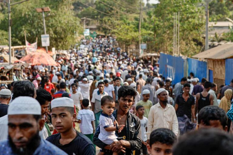 Ada Yang Menangis & Cuba Lari, Ini Sebab Ratusan Rohingya Di Pasar Bisik Dipindahkan