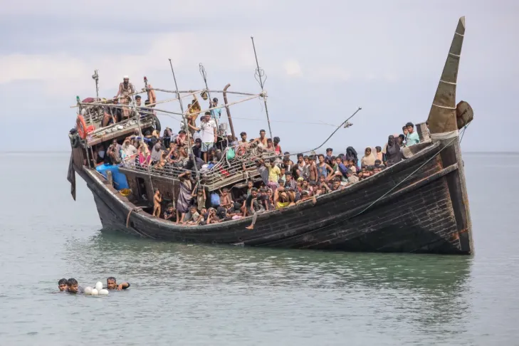 Myanmar bersetuju membawa pulang 5,000 pelariannya dari Malaysia menggunakan kapal. Tapi sebelum proses itu dibuat, Malaysia mahu jaminan keselamatan mereka