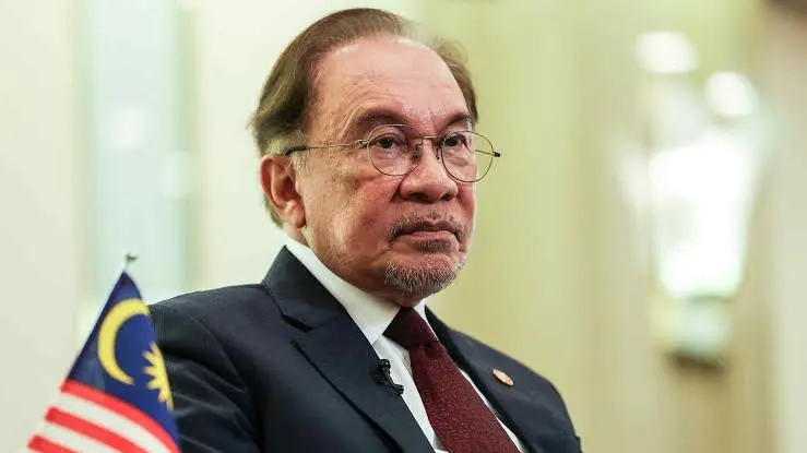 Perdana Menteri Datuk Seri Anwar Ibrahim berucap mengenai isu RM12 bilion yang dikaitkan dengan Tabung Haji.
