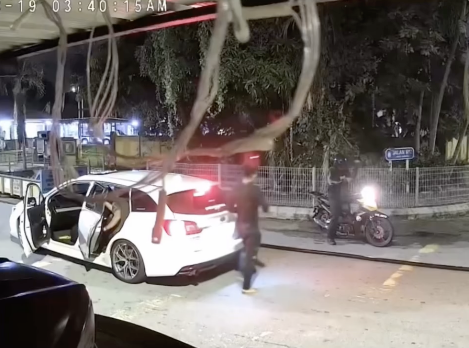 CCTV Nampak MPV Polis Ikut Kenderaan Disyaki Curi Kabel, PDRM Tampil Jelaskan Cerita Sebenar