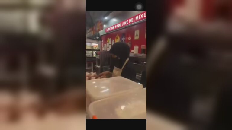 “Pergi balik resign” – Pelanggan Mencarut Dan Hambur Kata Kesat Kepada Pekerja Mixue